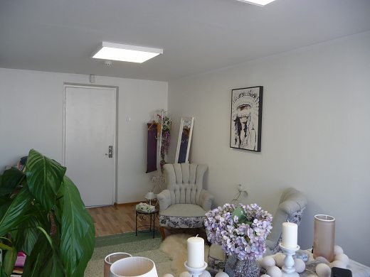 HOONE TATARI 56b - üürile anda 15,9 ruutmeetrine bürooruum